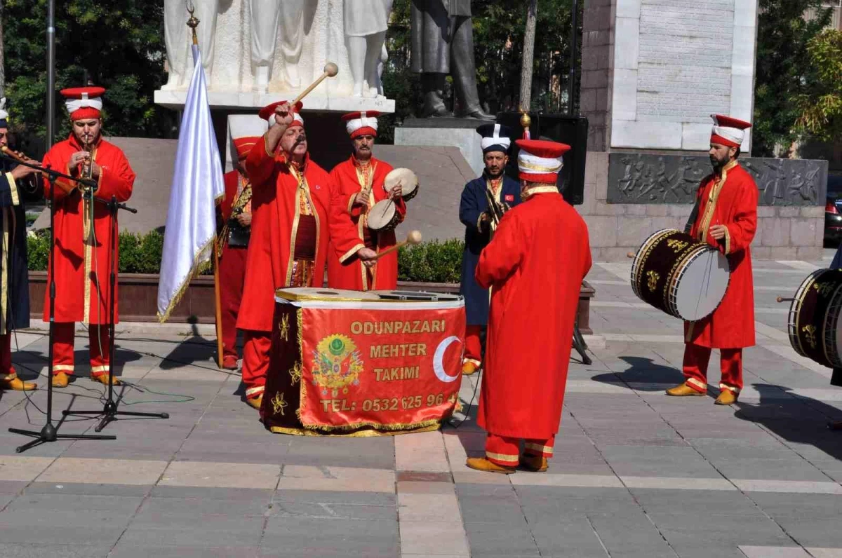 Eskişehir\'de Ahilik Haftası kutlamaları kapsamında helva dağıtıldı