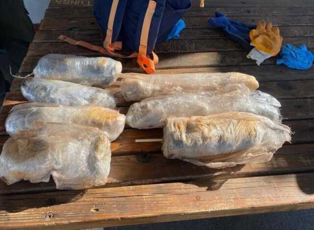Aracından 1 kilo esrar çıkan sürücüden ilginç savunma: Aracıma aldığım kişi teşekkür amaçlı verdi Aracından 1 kilo esrar çıkan sürücüden ilginç savunma: Aracıma aldığım kişi teşekkür amaçlı verdi