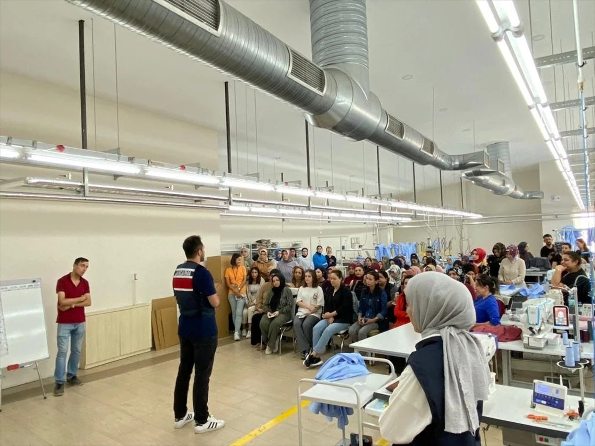 Kırıkkale\'de tekstil fabrikası çalışanları bilgilendirildi