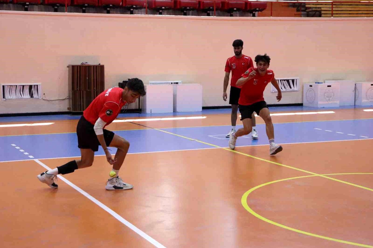 U18 Beyzbol 5 Milli Takımı, Kayseri\'de Dünya Kupası\'na Hazırlanıyor
