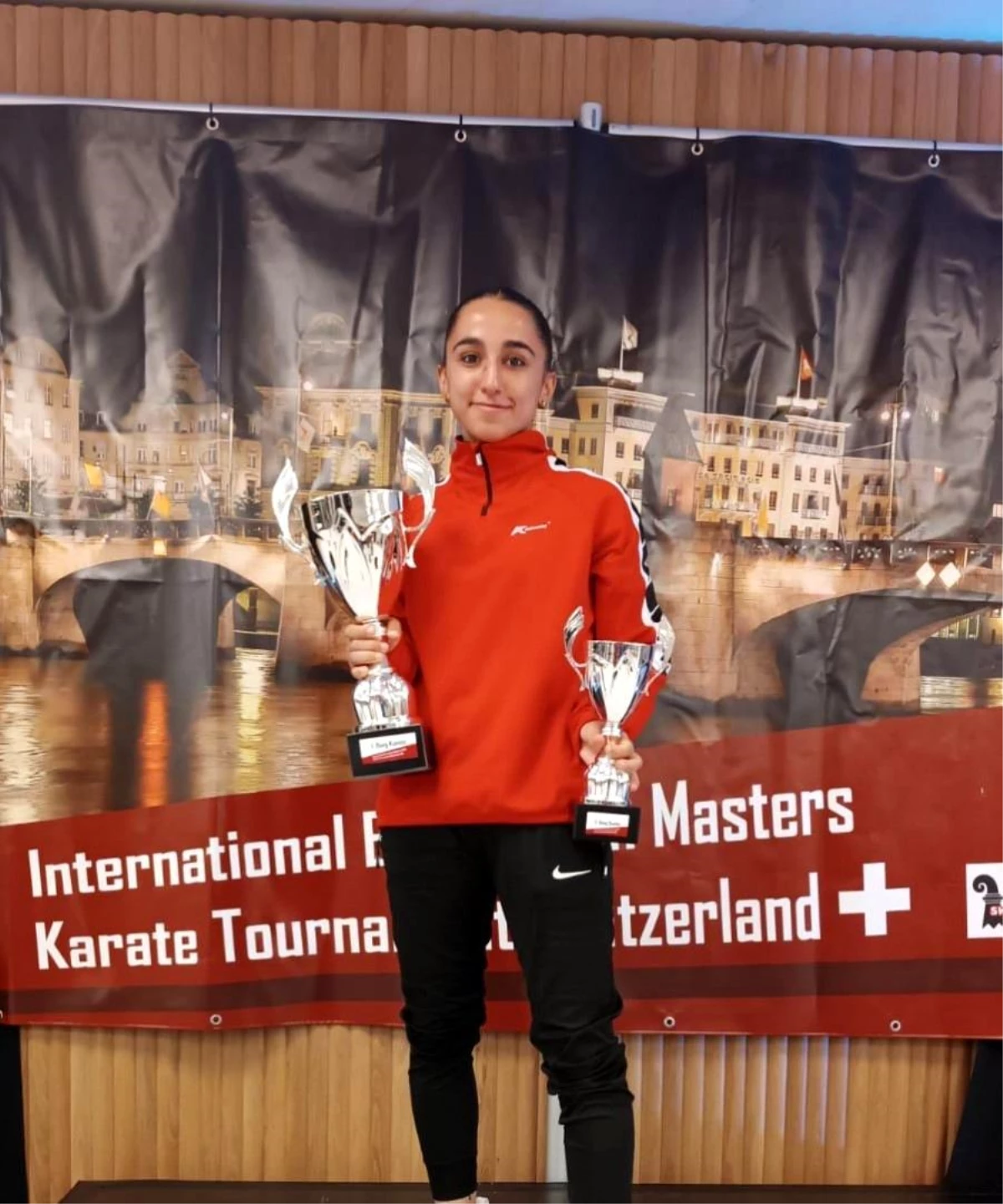 Diyarbakır Büyükşehir Belediyesi Sporcusu Nazlı Bozkurt İsviçre\'de Madalya Kazandı