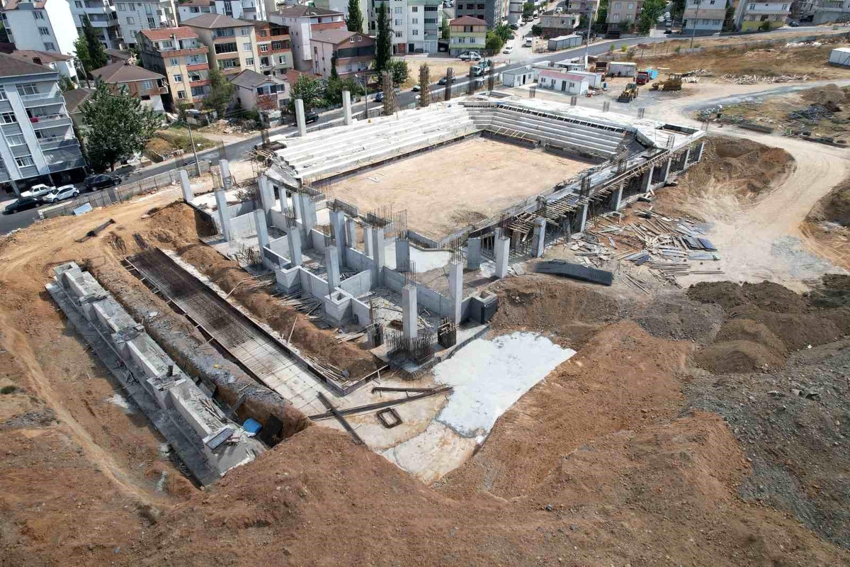 Çayırova Belediyesi İnşaatında Çalışmalar Devam Ediyor