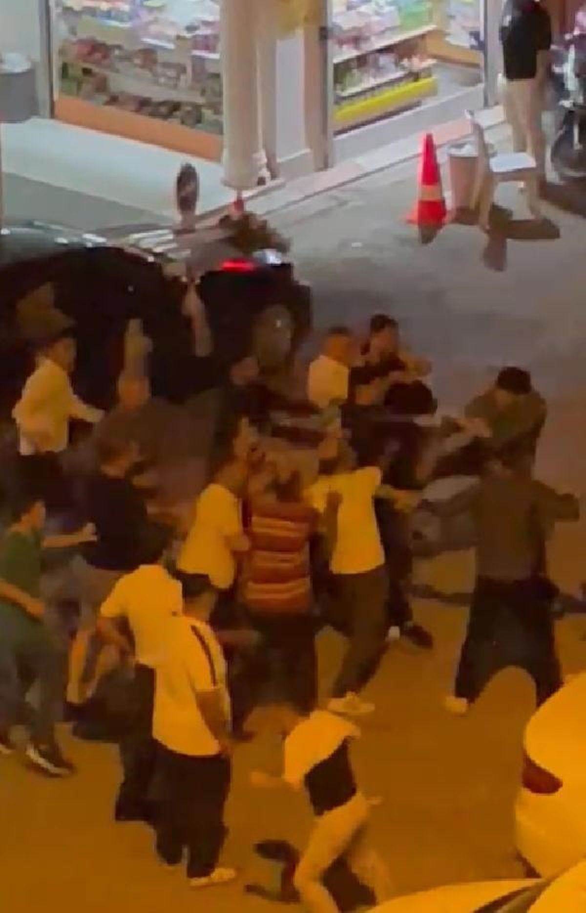 Düğünde Husumetli Akrabalar Arasında Kavga Çıktı