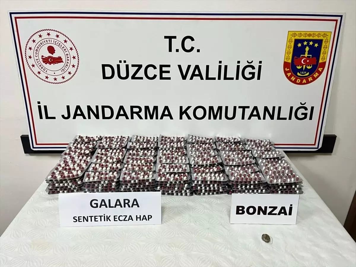 Düzce\'de uyuşturucu madde bulunan aracın sürücüsü tutuklandı