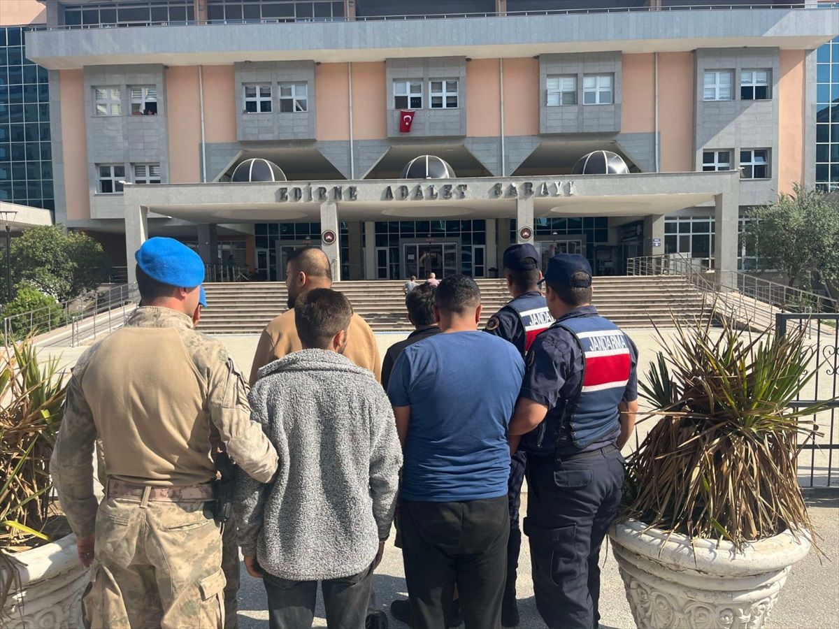 Edirne\'de İnsan Kaçakçılığı Operasyonu: 81 Şüpheli Gözaltına Alındı