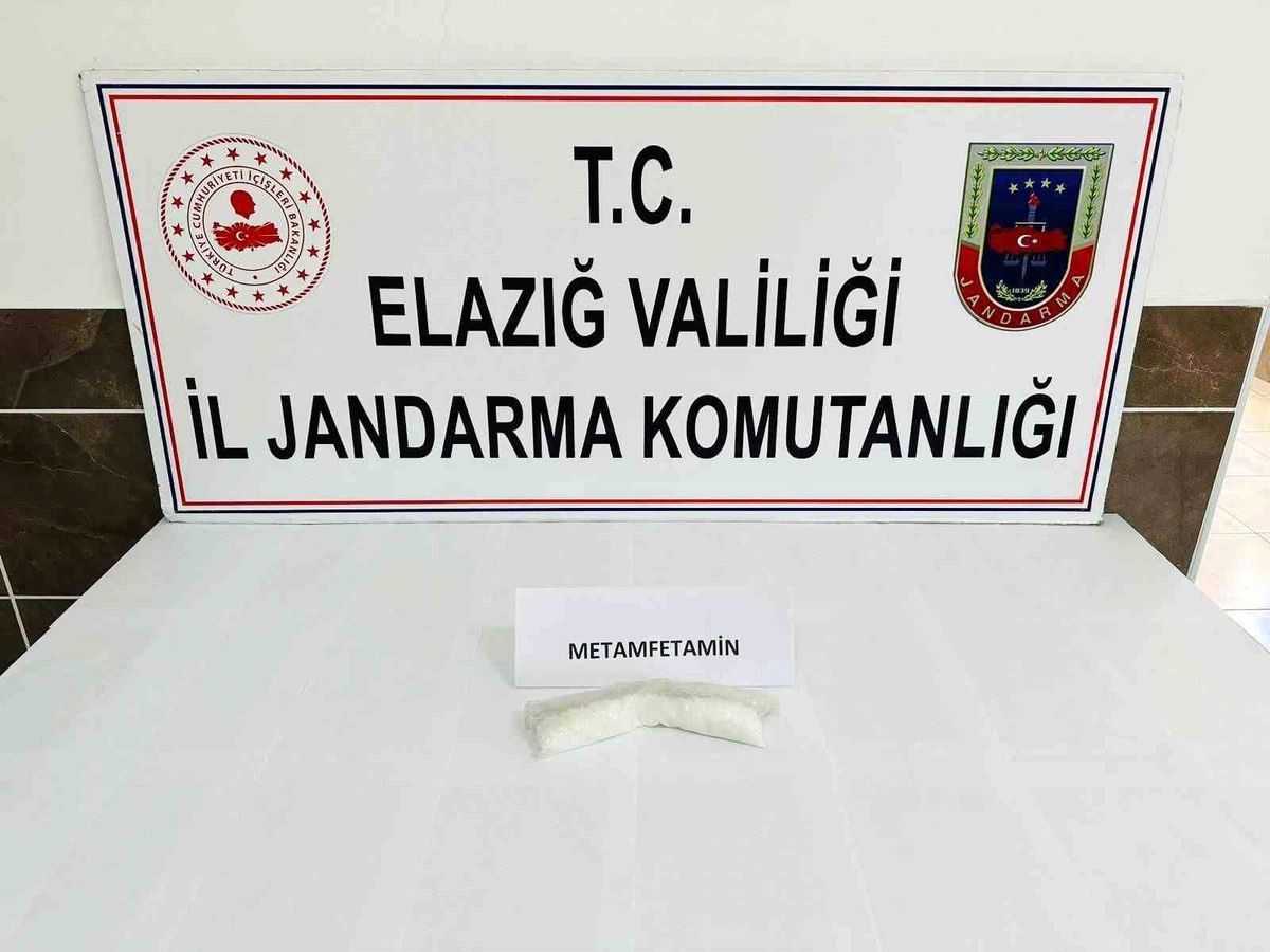 Elazığ\'da Uyuşturucu Operasyonunda 100 Gram Metamfetamin Ele Geçirildi