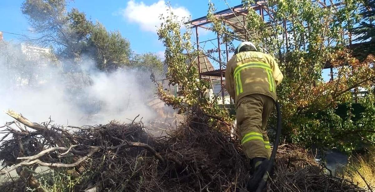 Erdek\'te Yapım Aşamasındaki Prefabrik Villada Yangın Çıktı