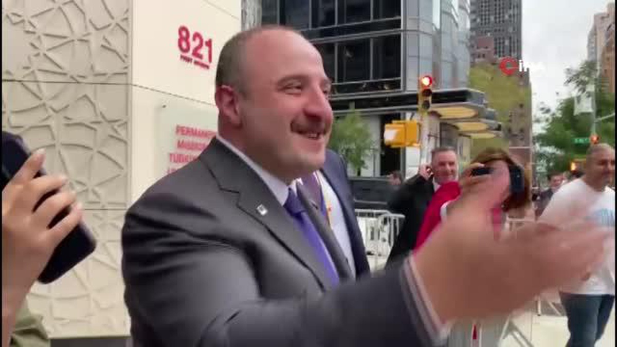 Eski Sanayi ve Teknoloji Bakanı Varank: "Cumhurbaşkanımız Elon Musk\'ın oğluna futbol topu hediye etti"
