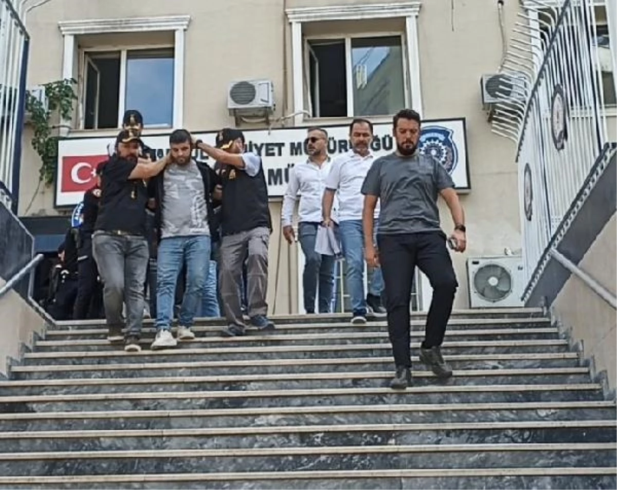 Fatih\'te Ayhan Özekinci cinayetiyle ilgili 10 şüpheli gözaltına alındı