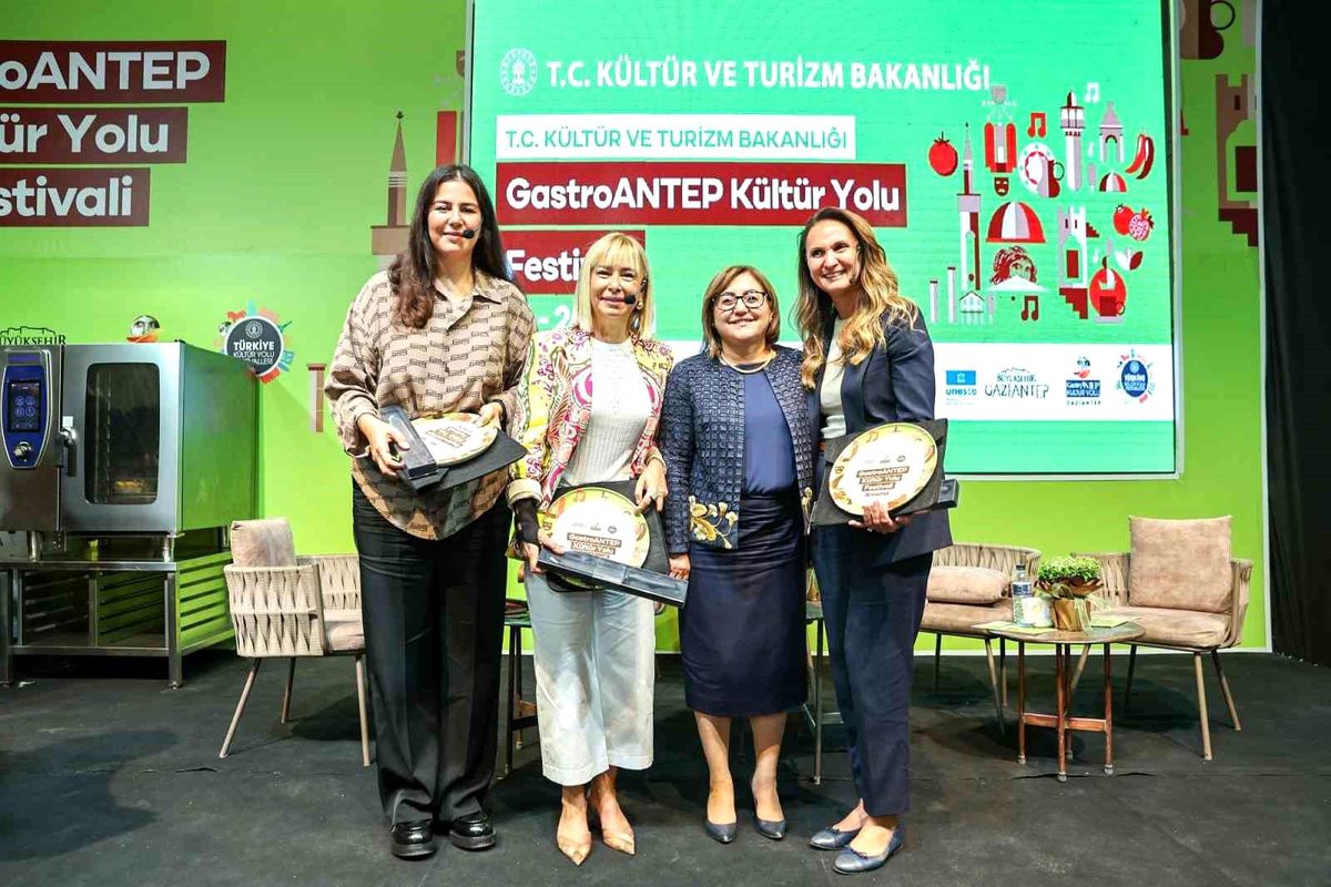 Gaziantep\'te düzenlenen panelde kadının gücü konuşuldu