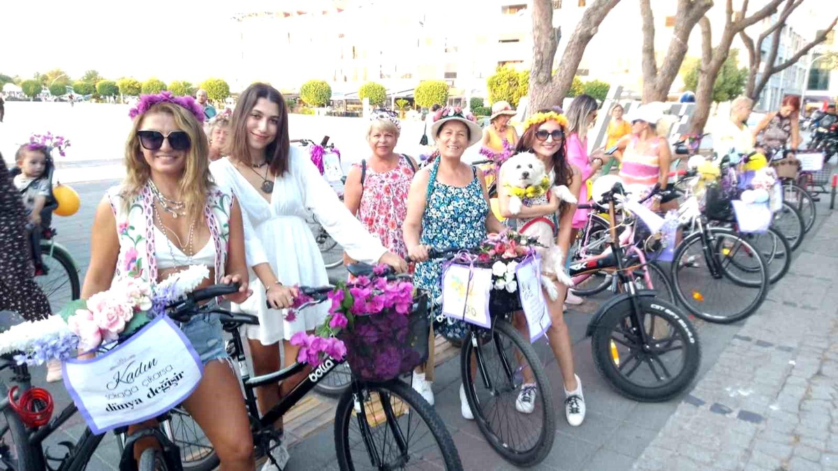 Fethiye\'de "Süslü Kadınlar" bisiklet turu coşkusu