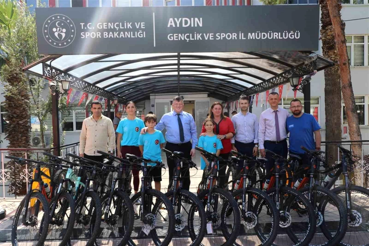 Aydın Gençlik ve Spor İl Müdürlüğü, Bisiklet Branşında Gençlere Destek Oluyor