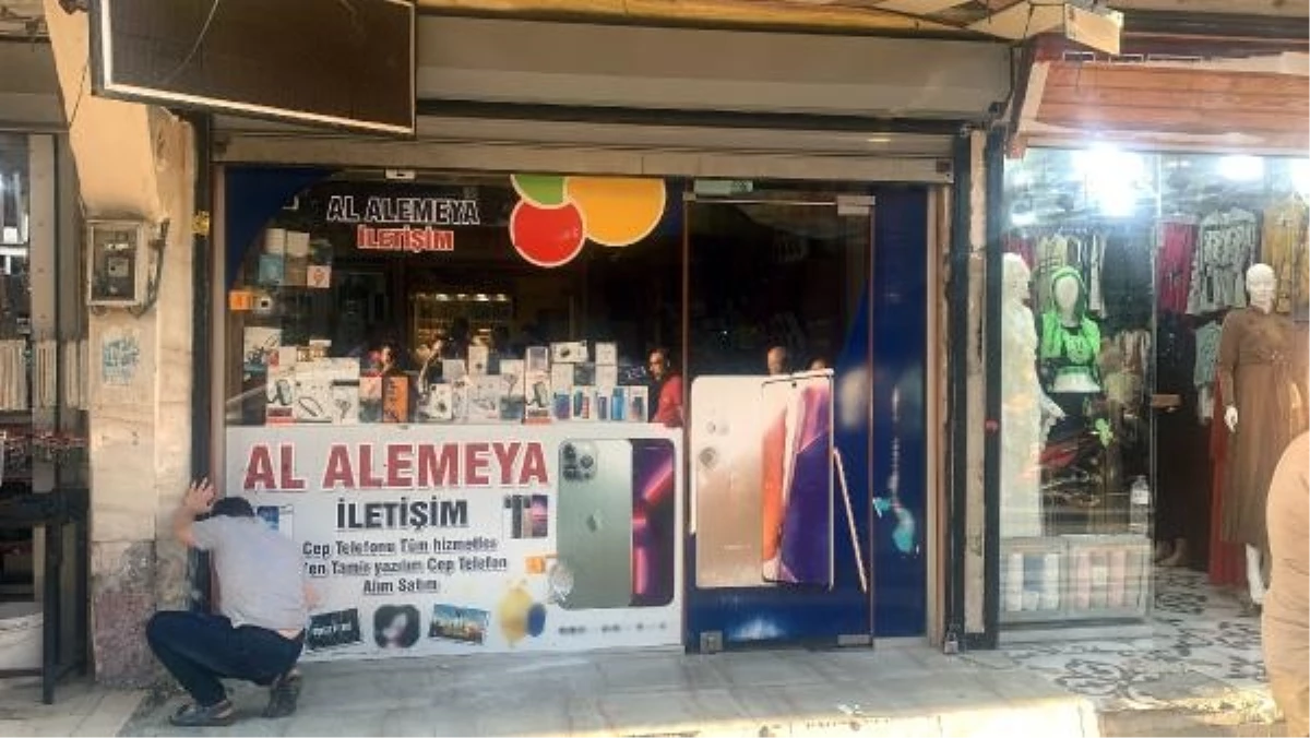 Adana\'da Cep Telefonu Satıcısına Haraç Vermediği İçin Silahlı Saldırı