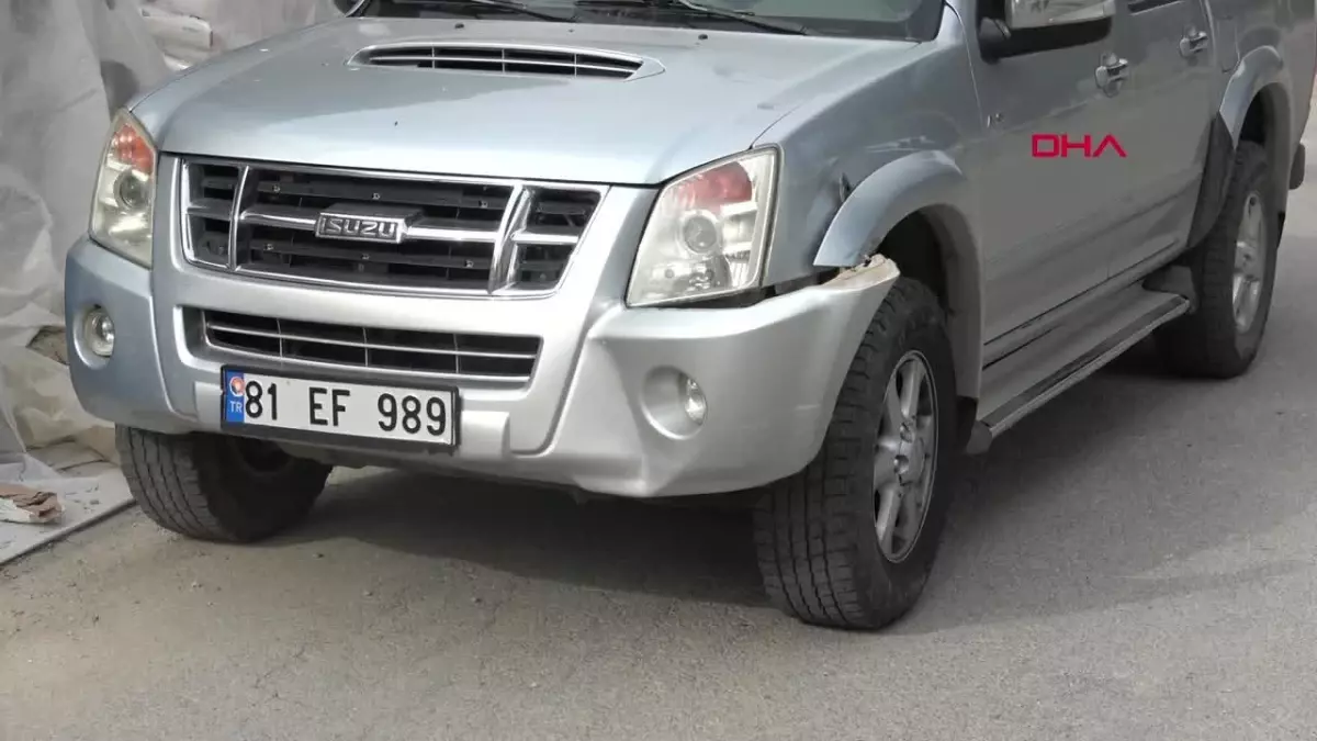 Düzce\'de İnşaattan Hırsızlık Yapan Şüpheliler At Arabasıyla Kaçtı