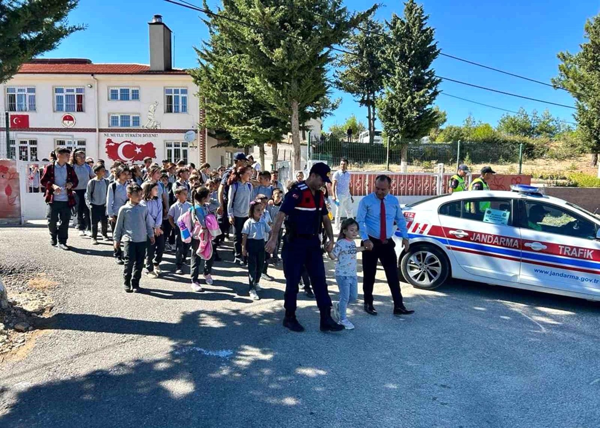 Mersin İl Jandarma Komutanlığı Okul Güvenliğini Arttırdı