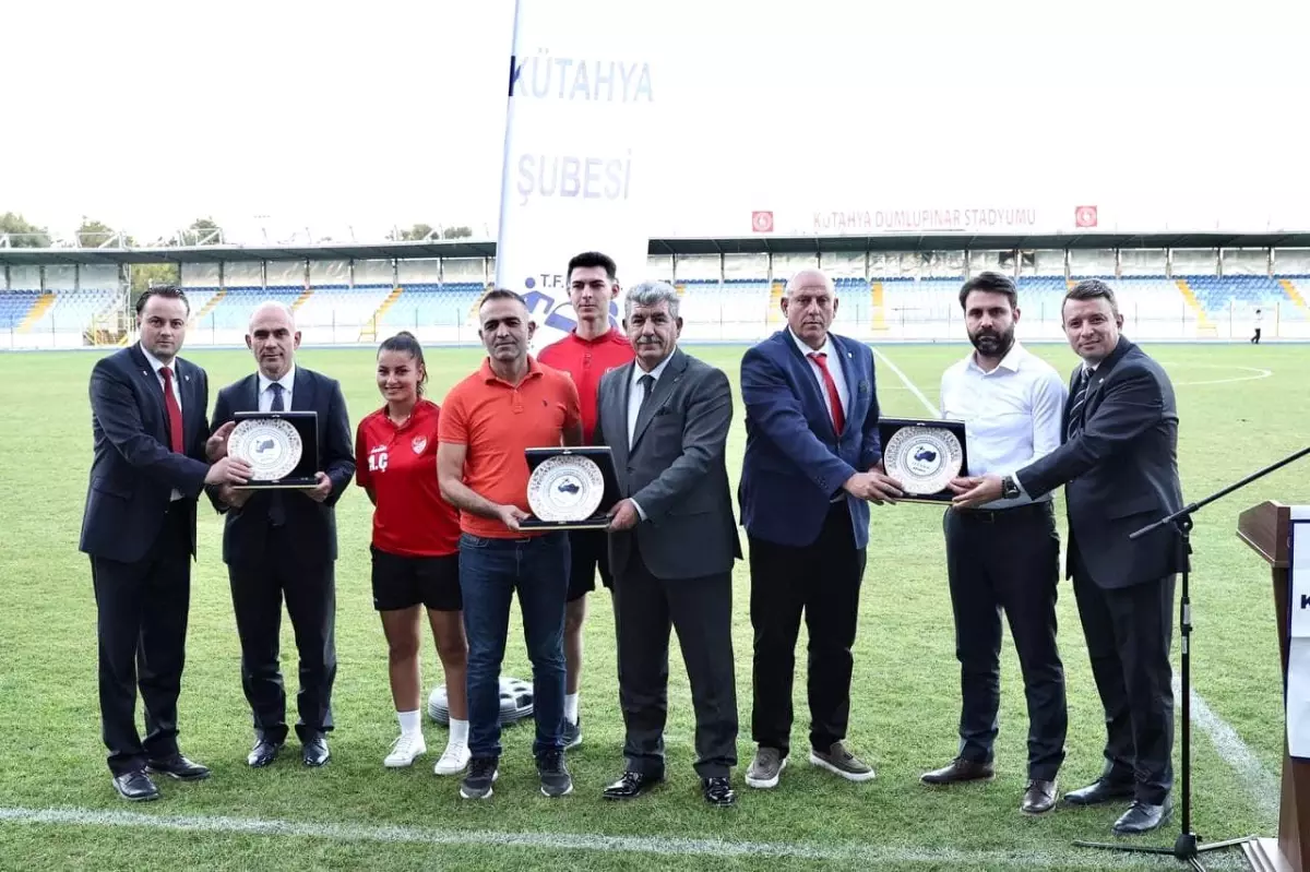 Kütahya Dumlupınar Stadyumunda 2023-2024 Futbol Sezonu Açılış Töreni Düzenlendi