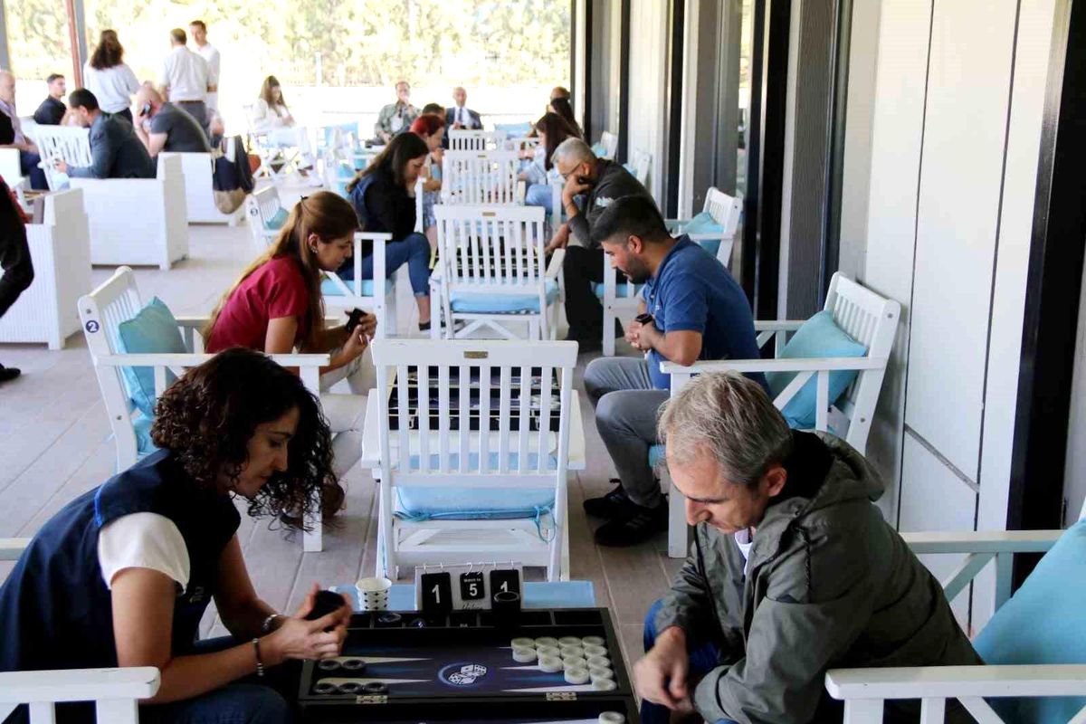 Kütahya Organize Sanayi Bölgesi\'nde 2. Geleneksel Tavla Turnuvası Başladı