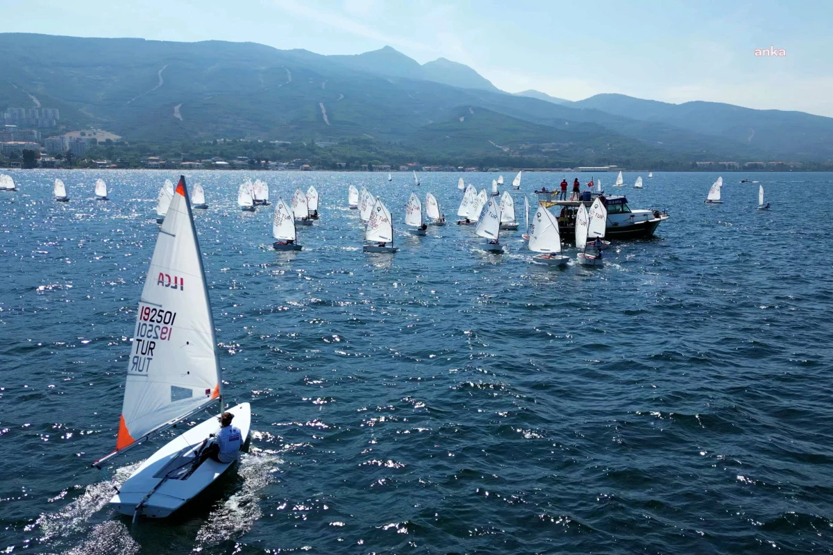 Narlıdere\'de İzmir\'in Kurtuluş Kupası Yelken Yarışları ve Deniz Festivali Son Buldu