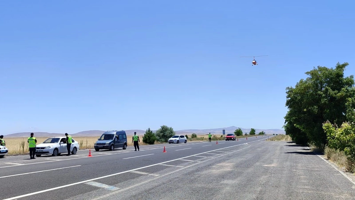 Nevşehir\'de Jandarma Ekipleri Tarafından Cayrokopter Destekli Trafik Denetimi Gerçekleştirildi