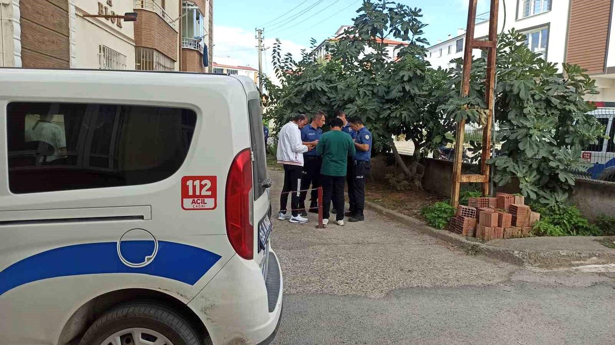 Samsun\'da Şahıs Ailesini Darp Etti, Ağabeyinin Kayınbiraderini Bıçakladı