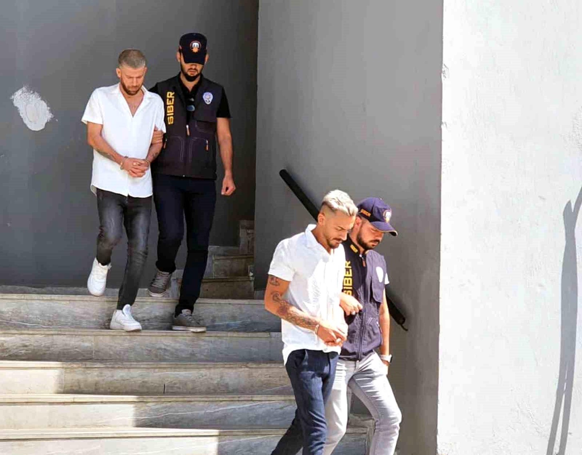 Muğla\'da Sosyal Medya Üzerinden Dolandırıcılık Operasyonu