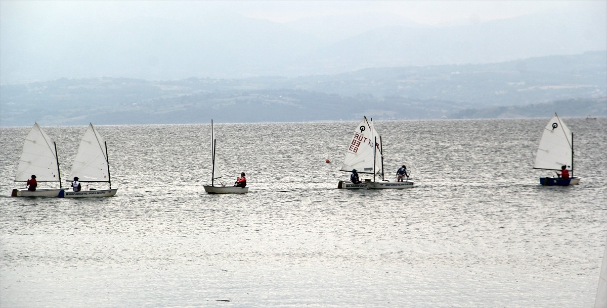 Sinop Karadeniz Yelken Kulübü, yelken sporuna yeni sporcular kazandırıyor