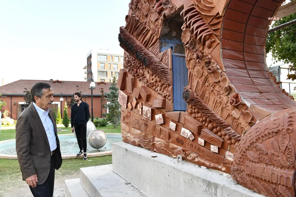 Tepebaşı Belediyesi\'nin düzenlediği Uluslararası Eskişehir Pişmiş Toprak Sempozyumu\'nda sona gelindi