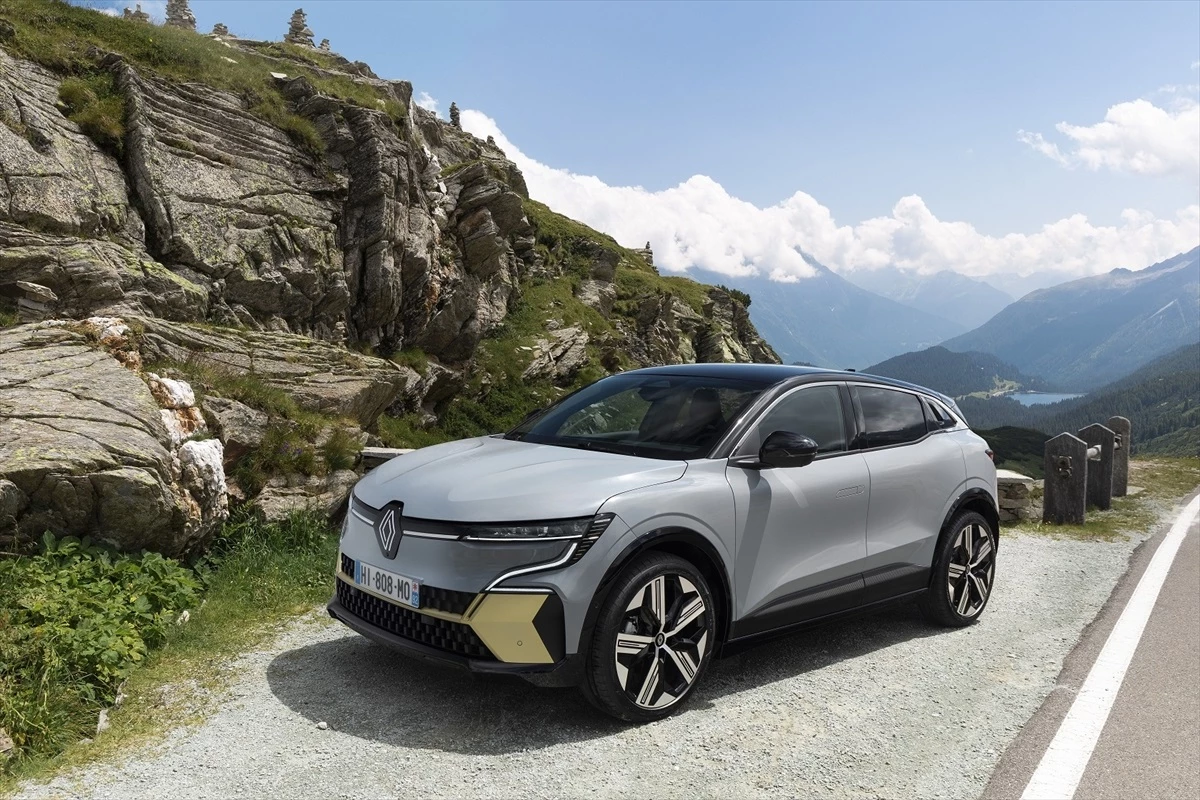 Renault Yeni Megane E-Tech Yüzde 100 Elektrikli Van\'da Tanıtıldı