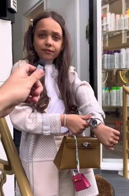 10 yaşındaki Tİktok fenomeni 2 milyon TL'lik kombiniyle ağızları açık bıraktı 10 yaşındaki Tİktok fenomeni 2 milyon TL'lik kombiniyle ağızları açık bıraktı