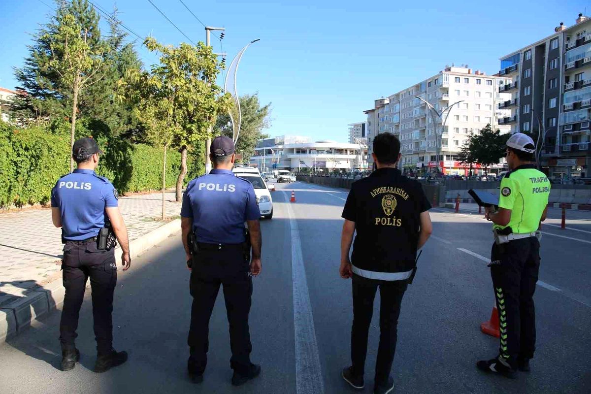 Afyonkarahisar\'da Asayiş ve Trafik Denetimi Yapıldı