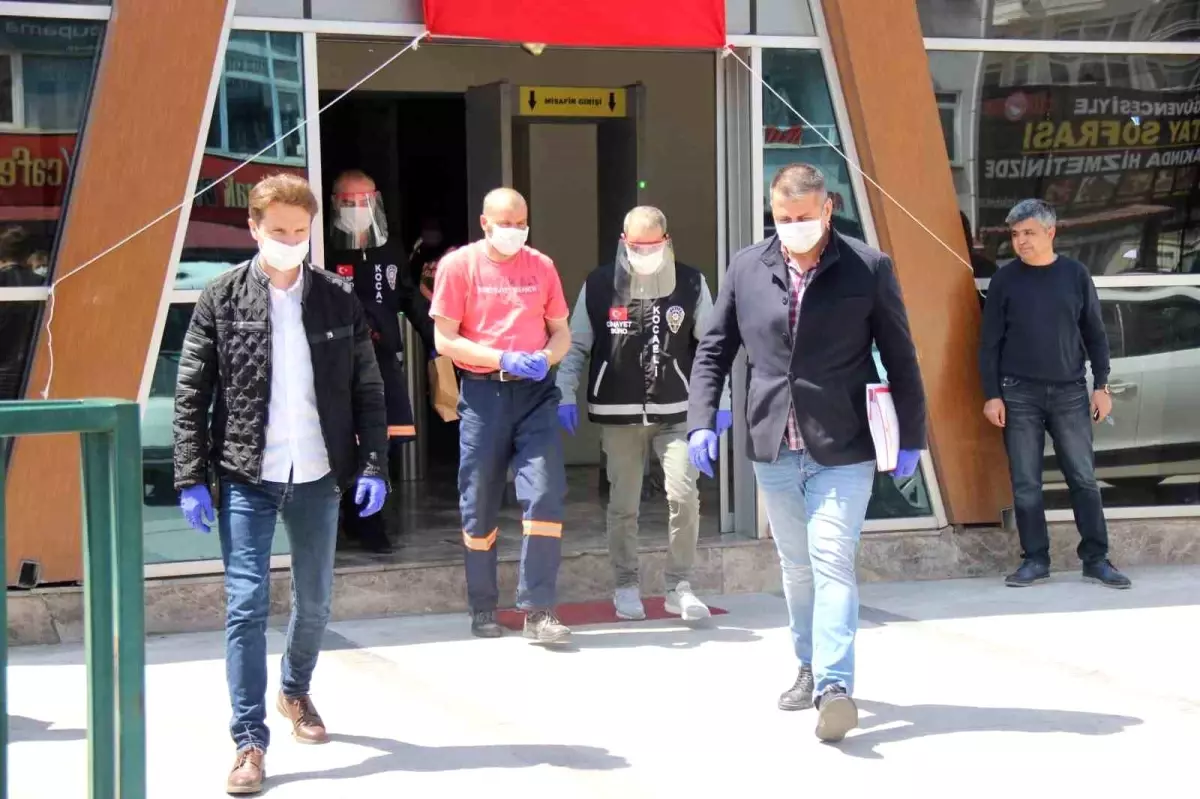 Kocaeli\'de 21 Yıl Önce Ağabeylerini Öldürdükleri İddiasıyla Yargılanan Kardeşler Beraat Etti