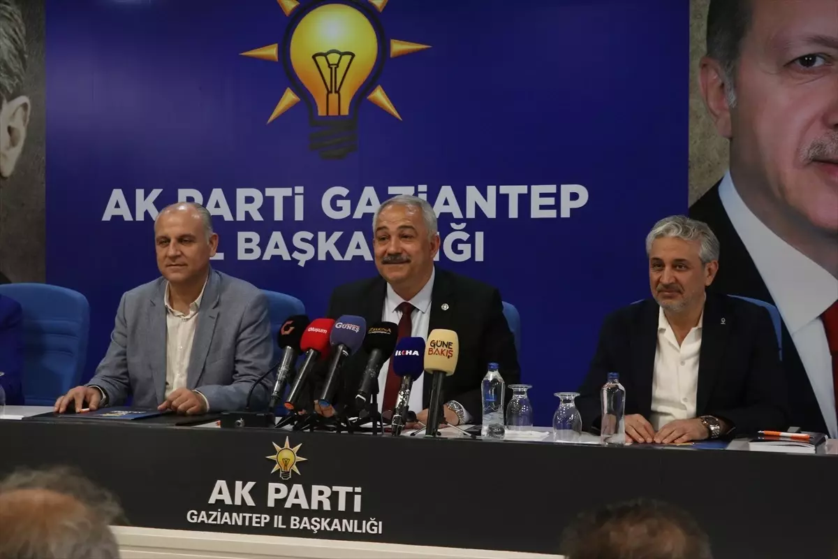 AK Parti Gaziantep İl Başkanı Murat Çetin, basın mensuplarıyla bir araya geldi