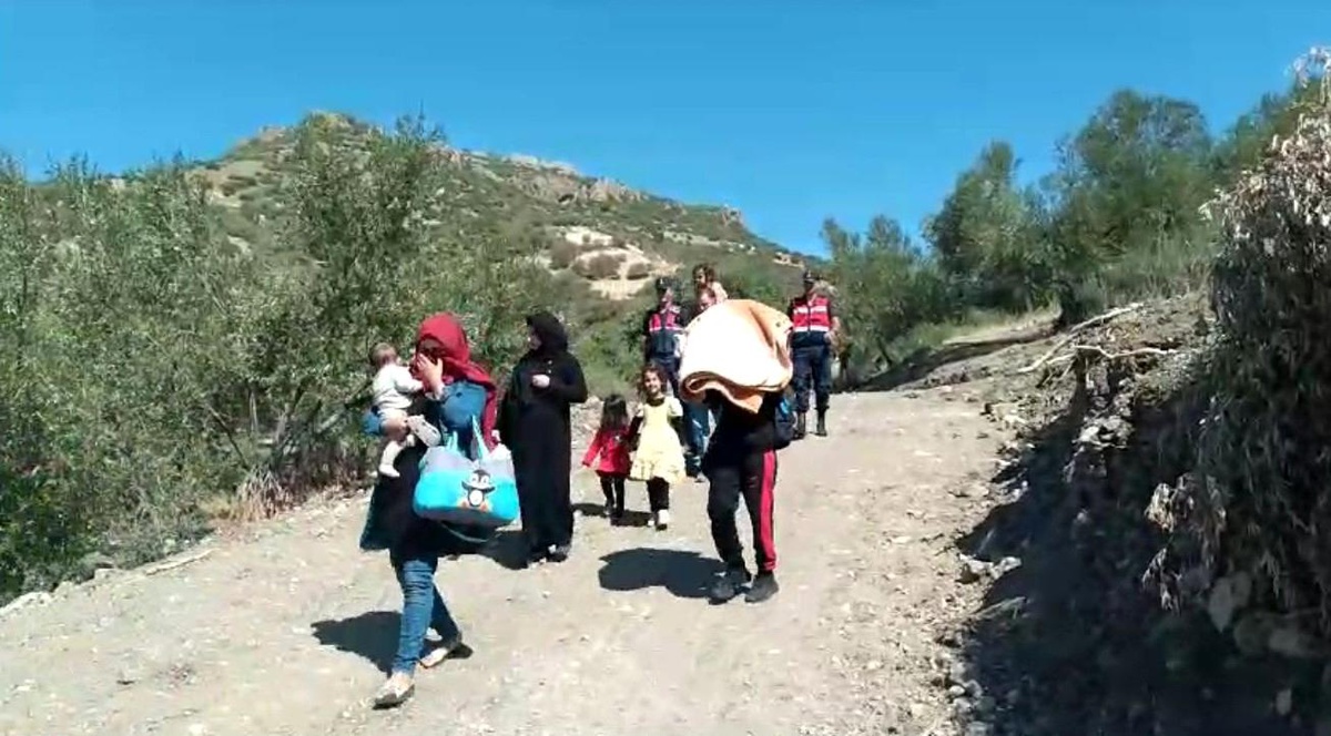 Çanakkale\'de 42 Afganistan uyruklu kaçak göçmen yakalandı