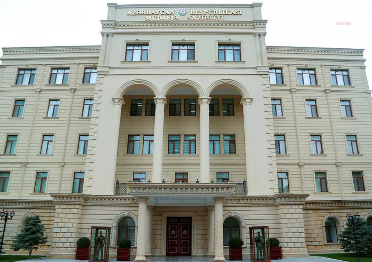 Azerbaycan Savunma Bakanlığı, Karabağ\'da anayasal yapıyı yeniden tesis etmek amacıyla antiterör operasyonu başlatıldığını duyurdu