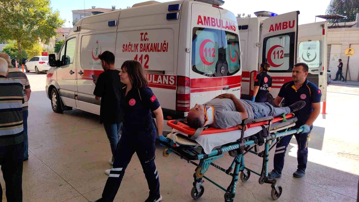 İnegöl\'de motosiklet yayaya çarptı: 2 yaralı