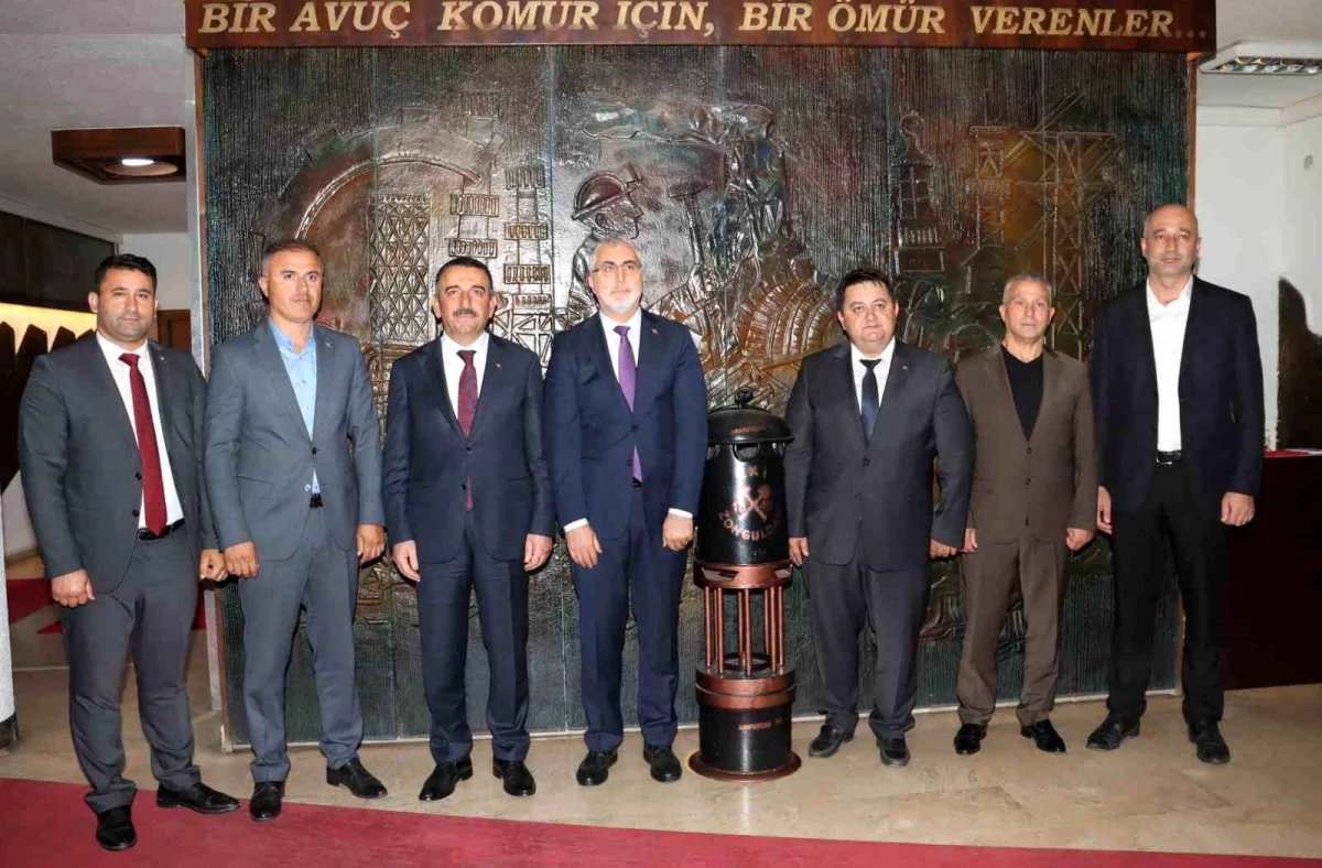 Çalışma Bakanı Işıkhan GMİS\'i ziyaret etti