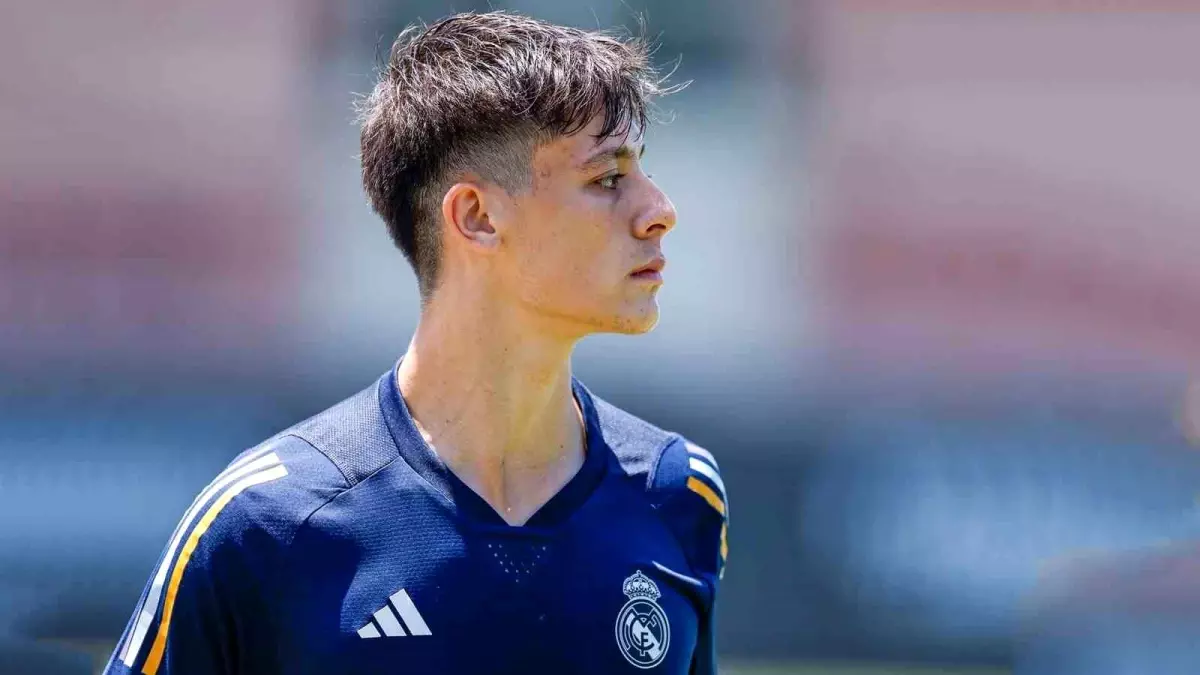 Real Madrid Teknik Direktörü Carlo Ancelotti, Arda Güler\'in Pazartesi Günü Takımla Çalışmalara Başlayacağını Açıkladı