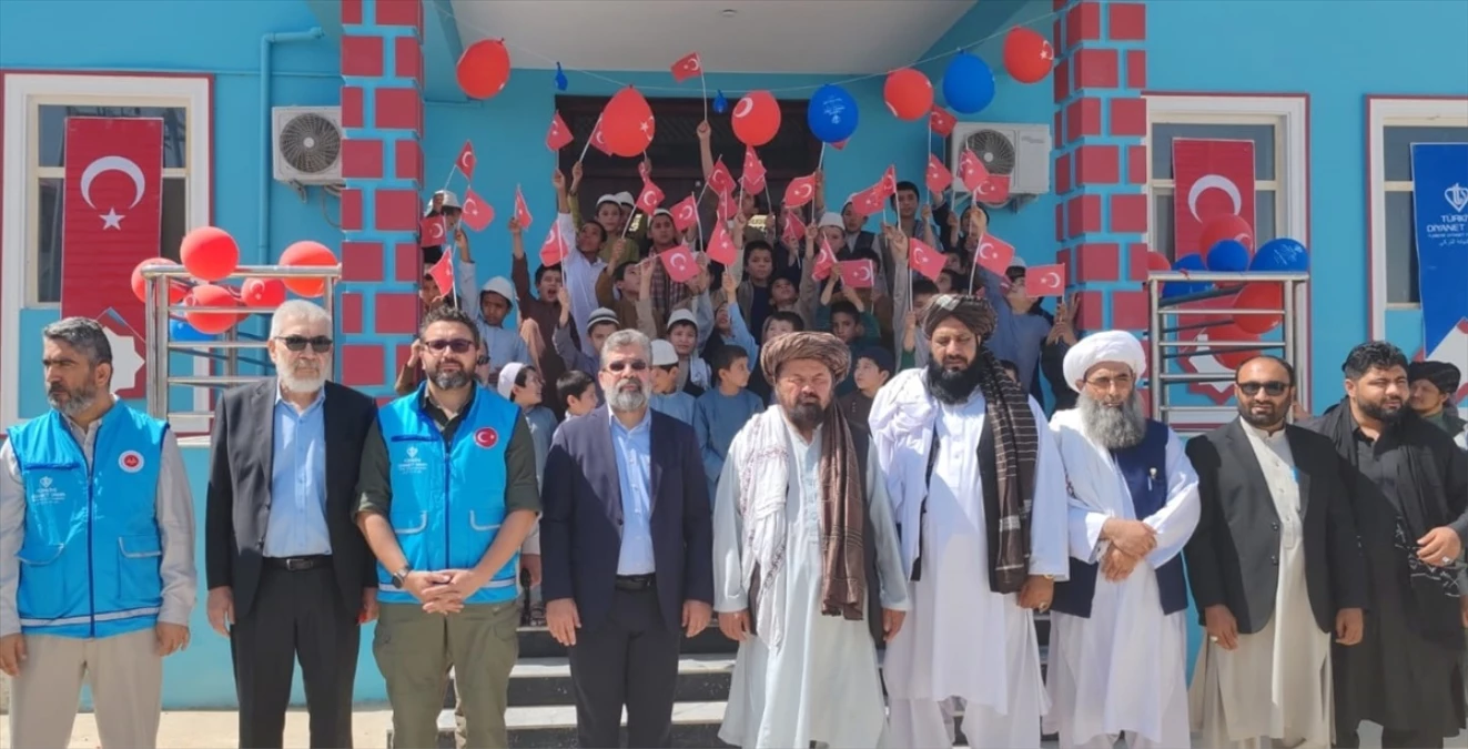 Türkiye\'nin Afganistan\'daki Belh Yetimhanesi Açıldı
