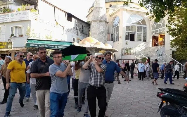 Dizi Oyuncusu Merve Kayaalp'in Cenazesi Toprağa Verildi