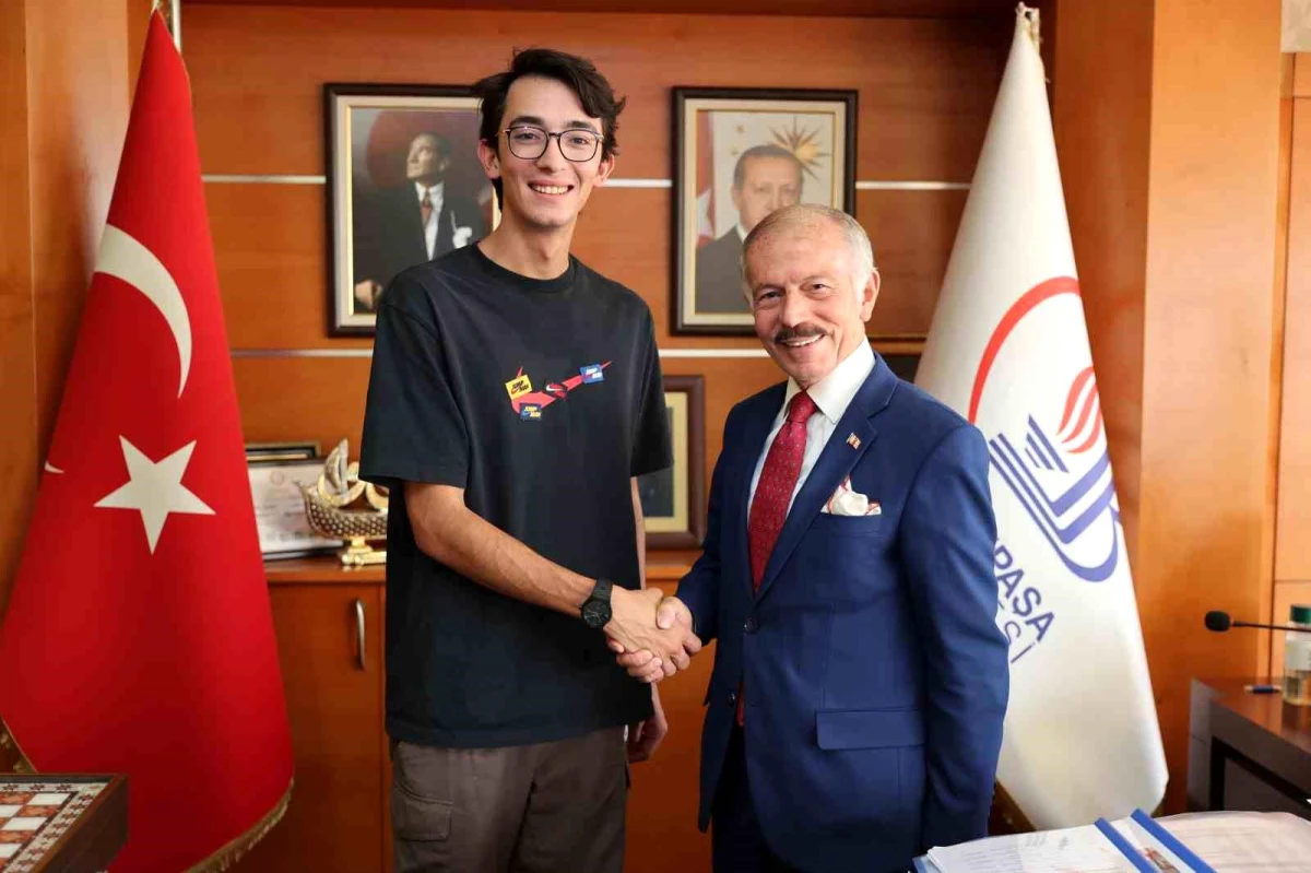 Olimpiyat Şampiyonu Mete Gazoz, Bayrampaşa Belediye Başkanı ile Buluştu