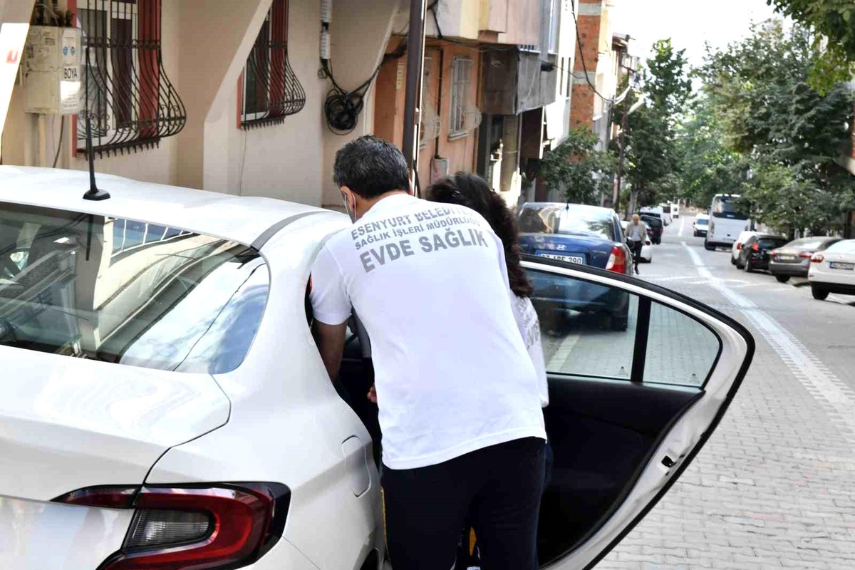 Esenyurt Belediyesi, Evde Sağlık Hizmetlerine Devam Ediyor