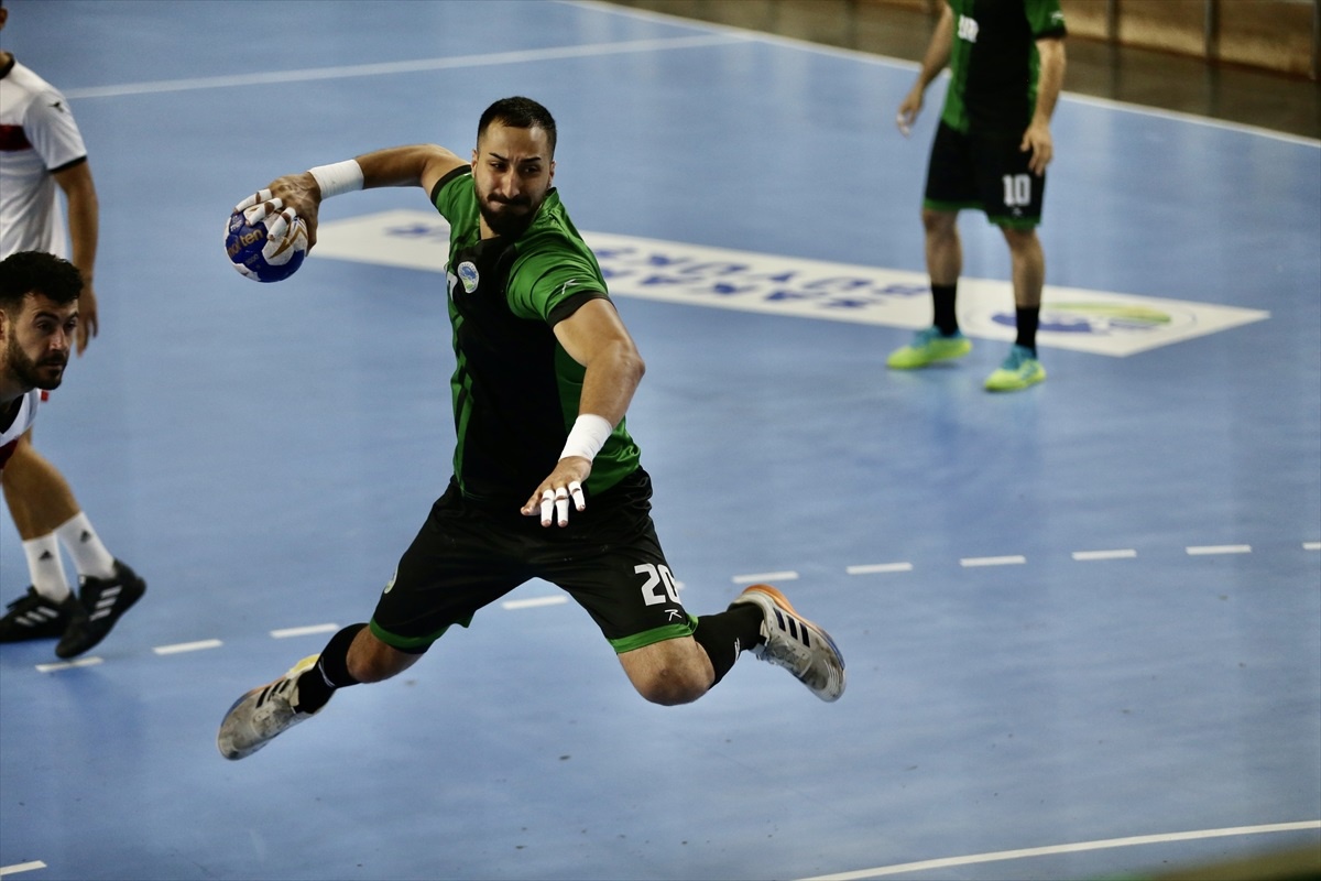 Sakarya Büyükşehir Belediyespor, Spor Toto\'yu 40-38 mağlup etti