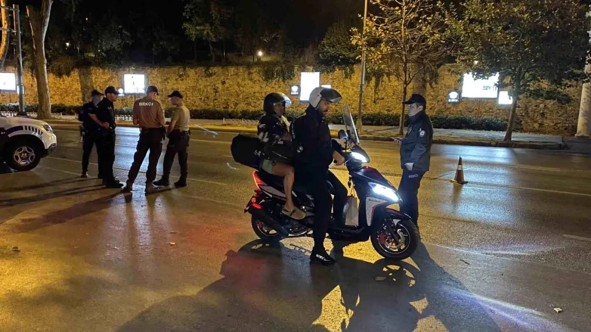 İstanbul'da Motosikletli Sürücülere Denetim Yapıldı