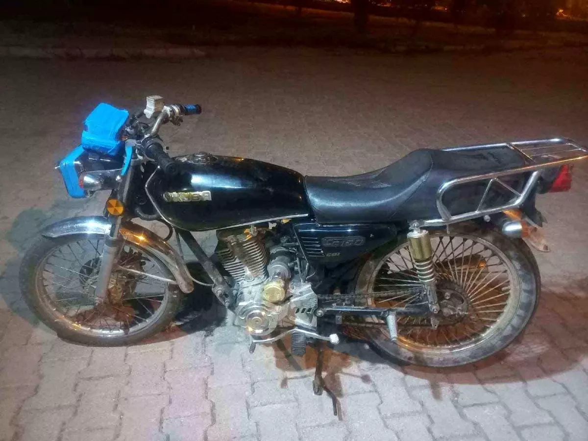 Aydın\'da Çalıntı Motosikletin Peşine Düşen Jandarma, Hırsızlık Şüphelisini Cezaevinde Yakaladı