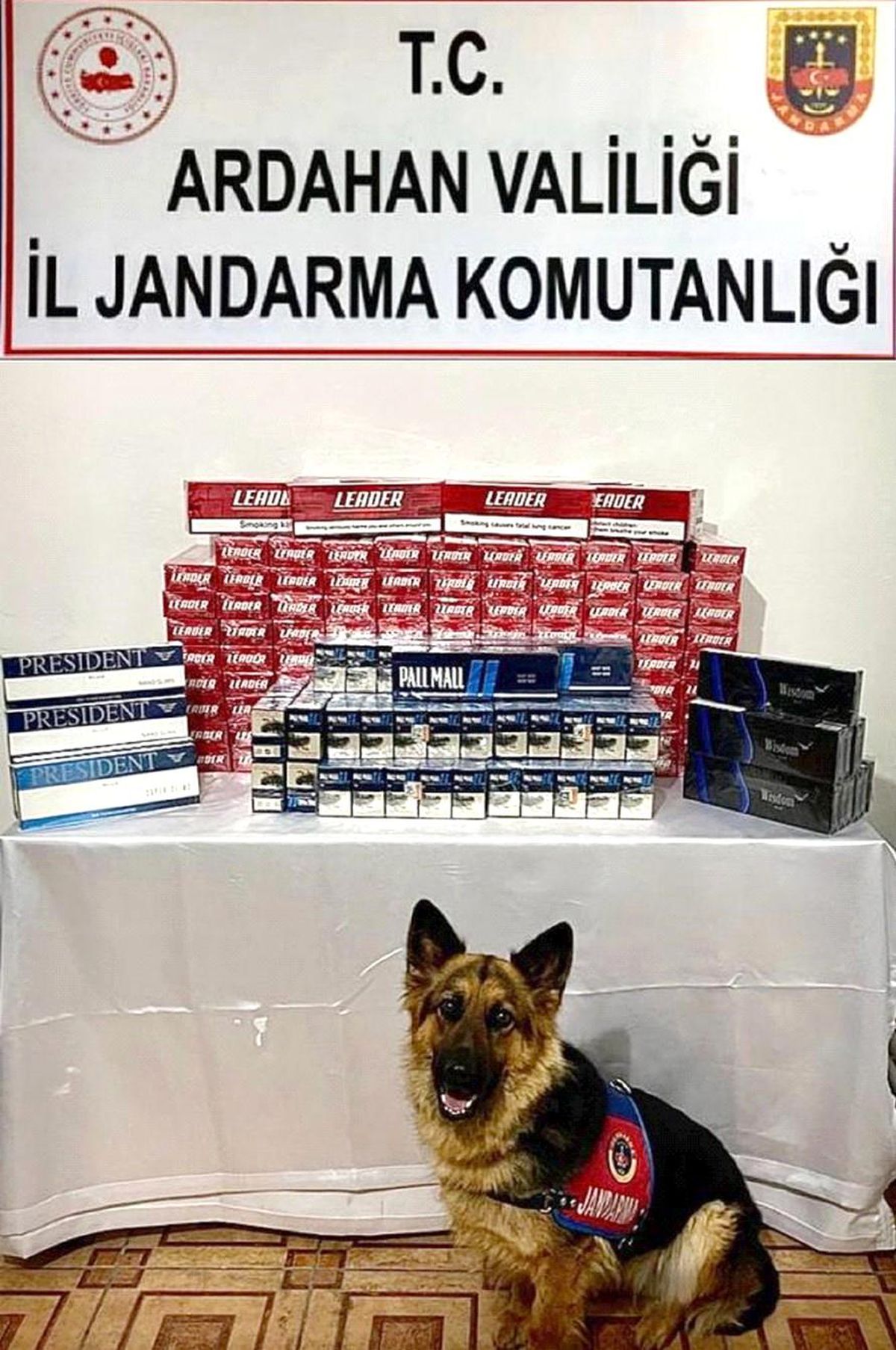Ardahan\'da Kaçakçılık ve Uyuşturucu Operasyonu: 6 Gözaltı