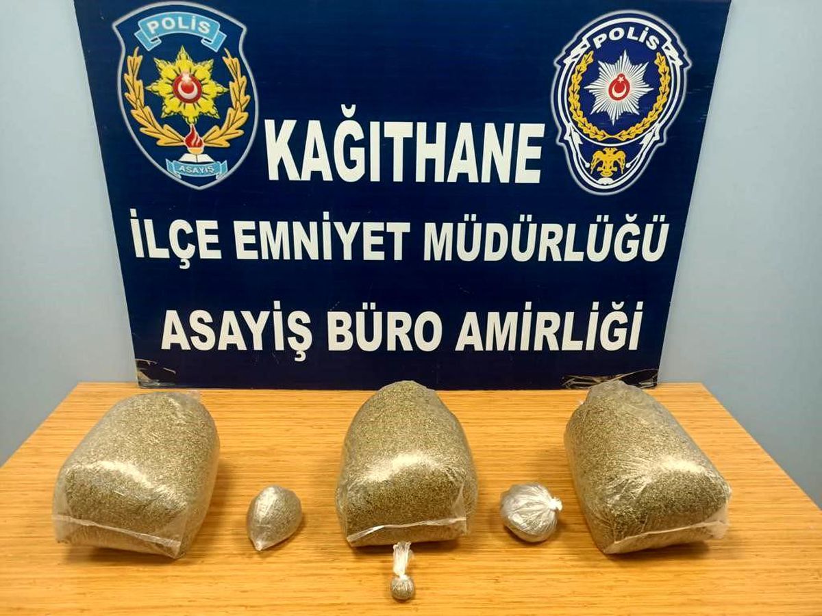 Kağıthane\'de Ticari Takside 3 Kilogram Bonzai Bulundu