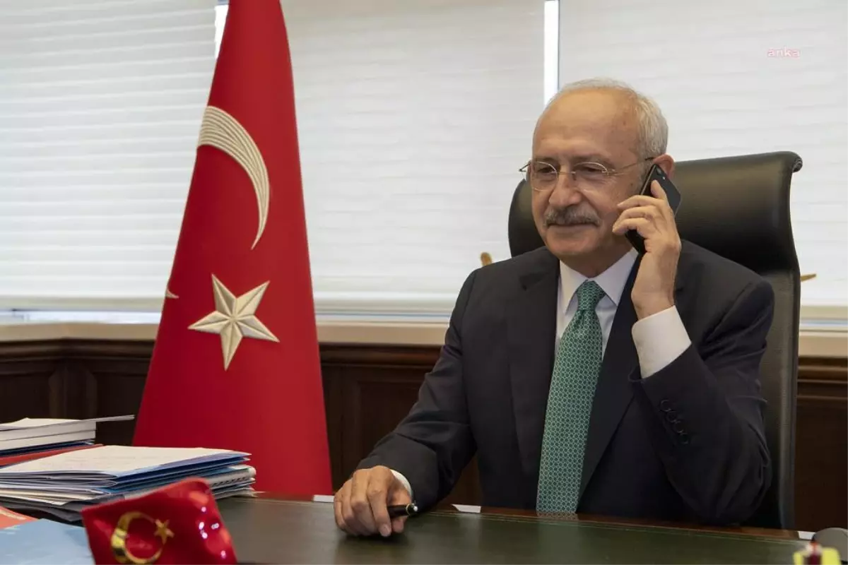 Kılıçdaroğlu, temizlik personeli olarak çalışan öğrenciyi tebrik etti