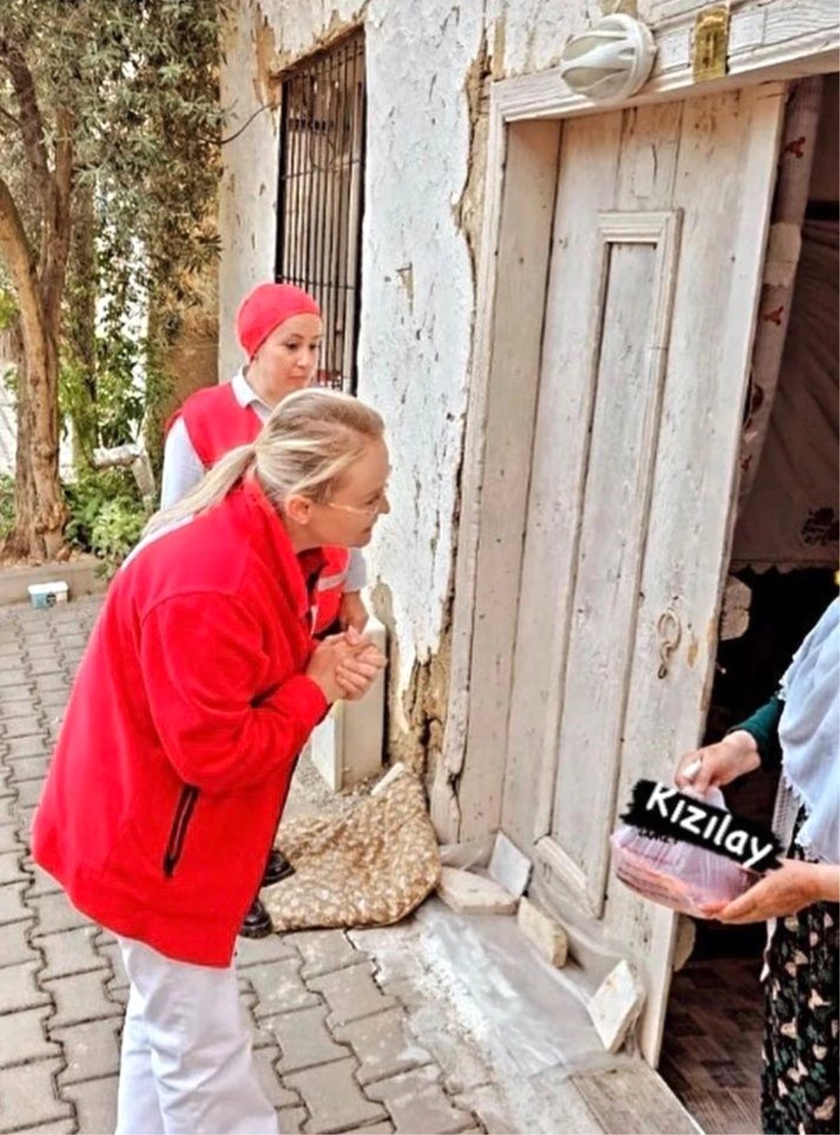 Türk Kızılay Bilecik Şubesi Bağışları İhtiyaç Sahiplerine Dağıtıyor