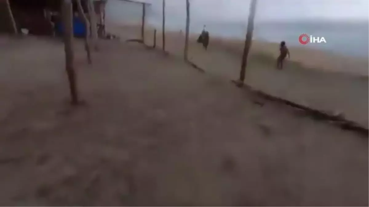 Meksika\'da Sahile Düşen Yıldırım Sonucu 2 Kişi Hayatını Kaybetti