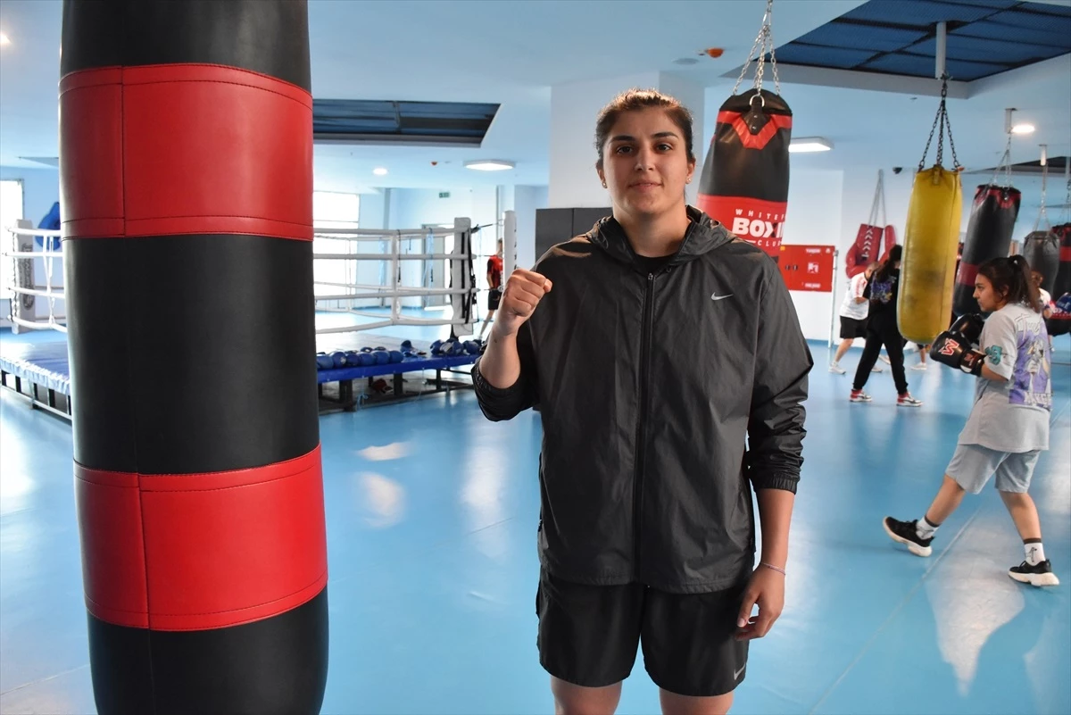 Milli boksör Busenaz Sürmeneli, 2024 Paris Olimpiyat Oyunları için Ordu\'da kampa girdi